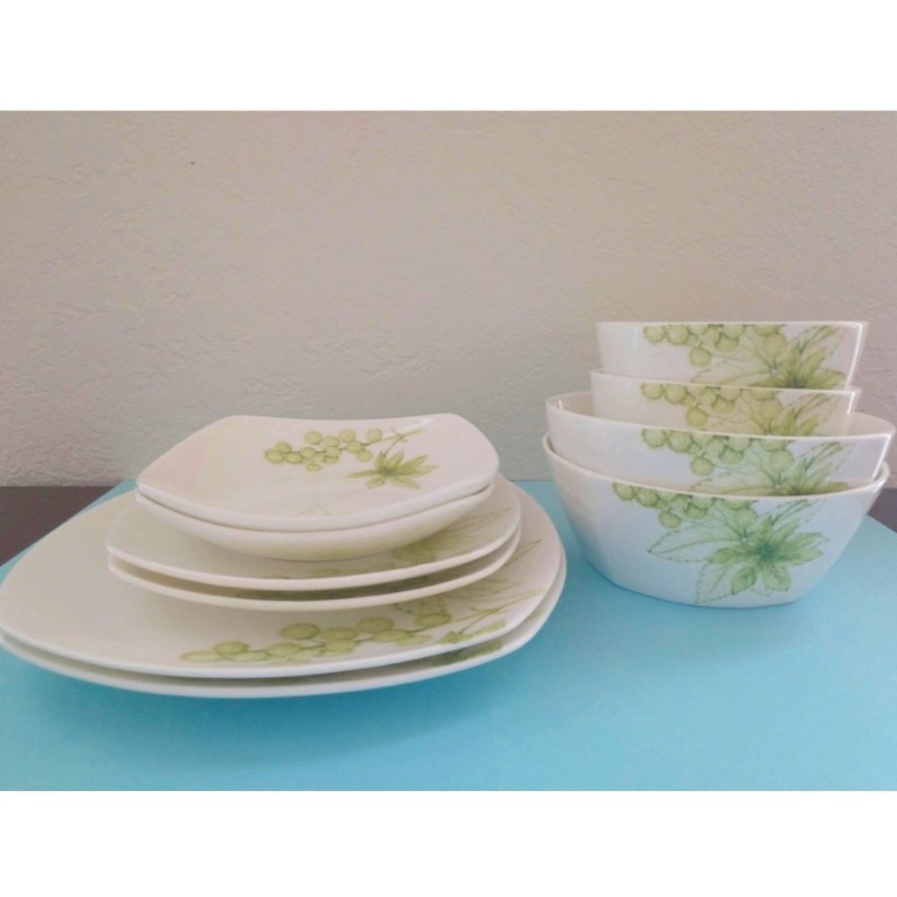 Set of Hammersley plates and bowls by Aynsley - new